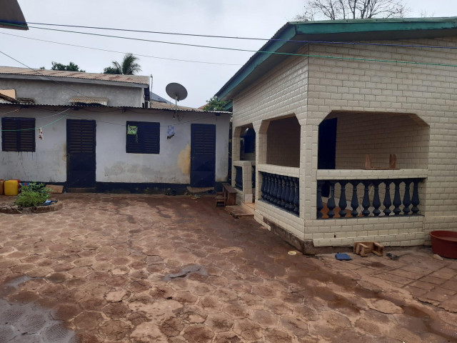 Maison à Simanbossia, Maisons, Conakry