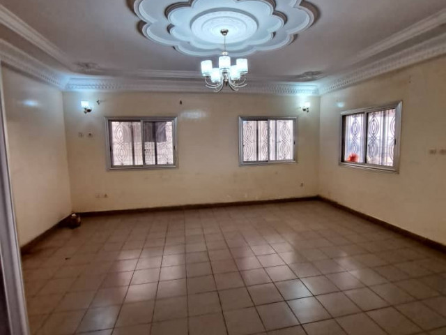 Bâtiment à Entag, Maisons, Conakry