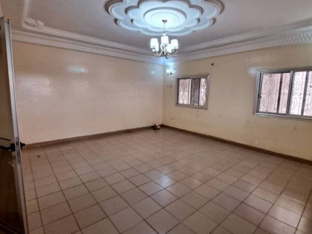 Bâtiment à Entag, Maisons, Conakry