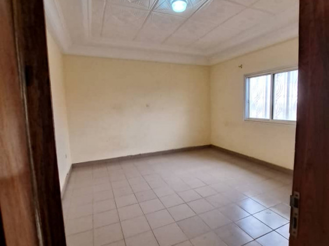 Bâtiment à Entag, Maisons, Conakry