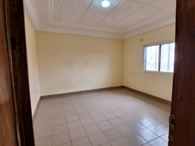 Bâtiment à Entag, Maisons, Conakry