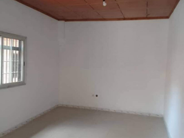 Différents Appartements à Cimenterie, Appartements, Conakry