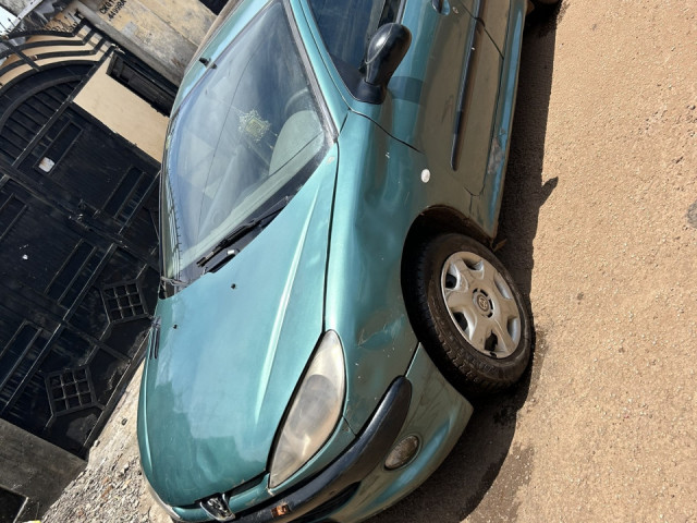 Peugeot 206, Voitures, Conakry