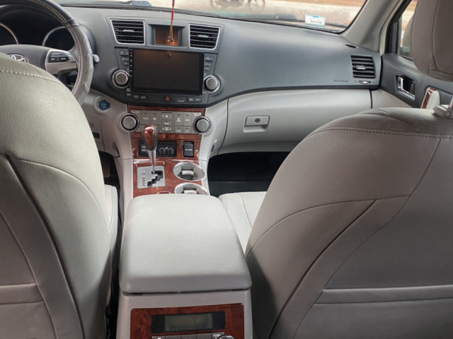 Toyota Highlander, Voitures, Conakry