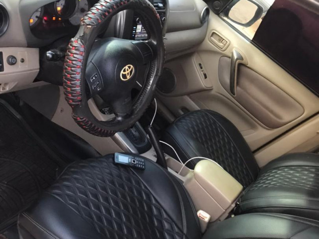 Toyota RAV4, Voitures, Conakry