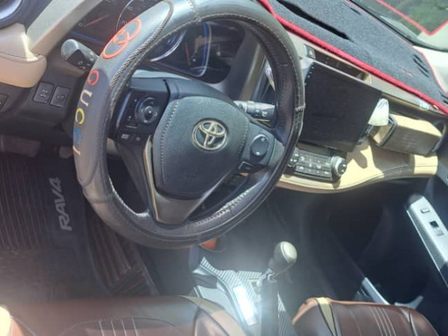 Toyota RAV4, Voitures, Conakry