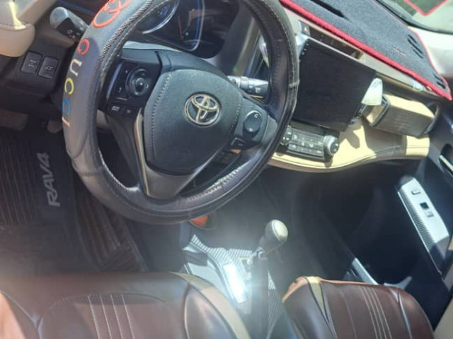 Toyota RAV4, Voitures, Conakry