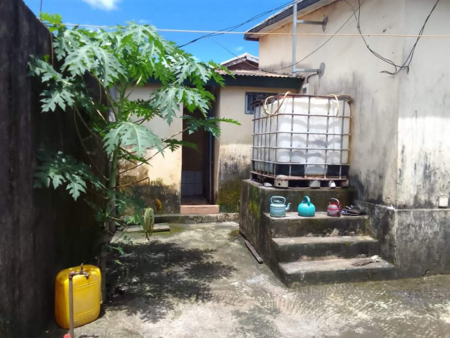 Maison à Cimenterie, Maisons, Conakry
