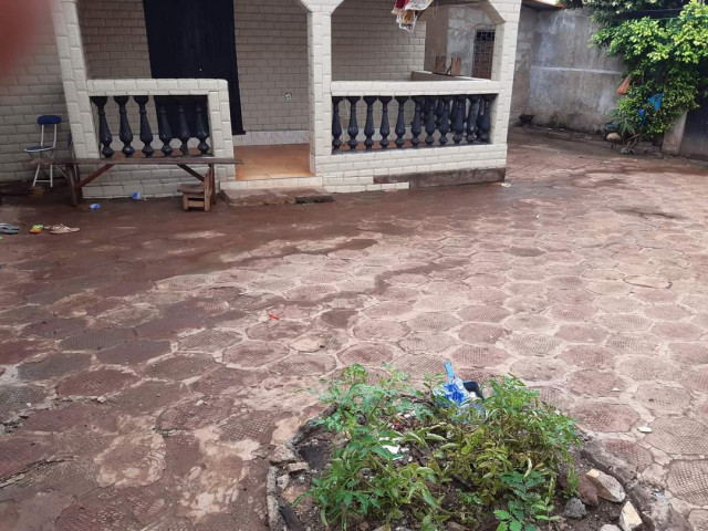 Maison à Soumambossia, Maisons, Conakry
