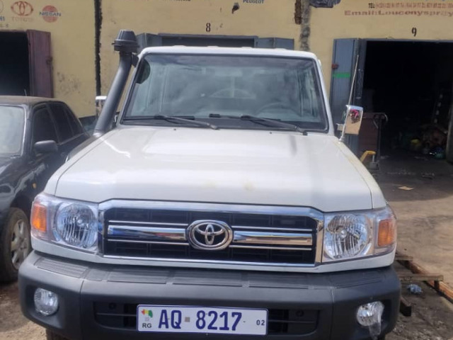 Toyota Land Cruiser, Voitures, Conakry