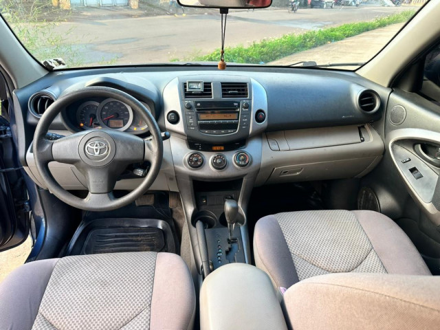 Toyota RAV4, Voitures, Conakry