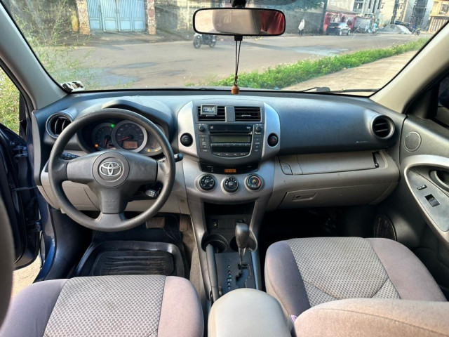 Toyota RAV4, Voitures, Conakry
