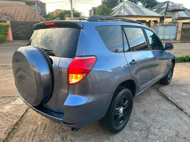 Toyota RAV4, Voitures, Conakry