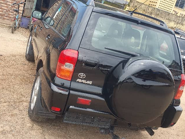 Toyota RAV4, Voitures, Conakry