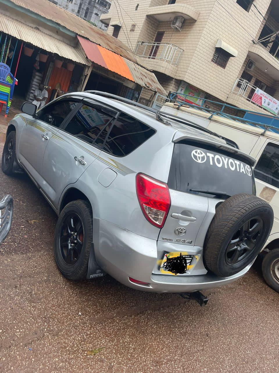 Toyota RAV4, Voitures, Conakry