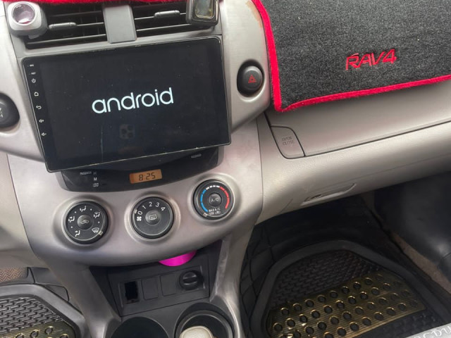 Toyota RAV4, Voitures, Conakry