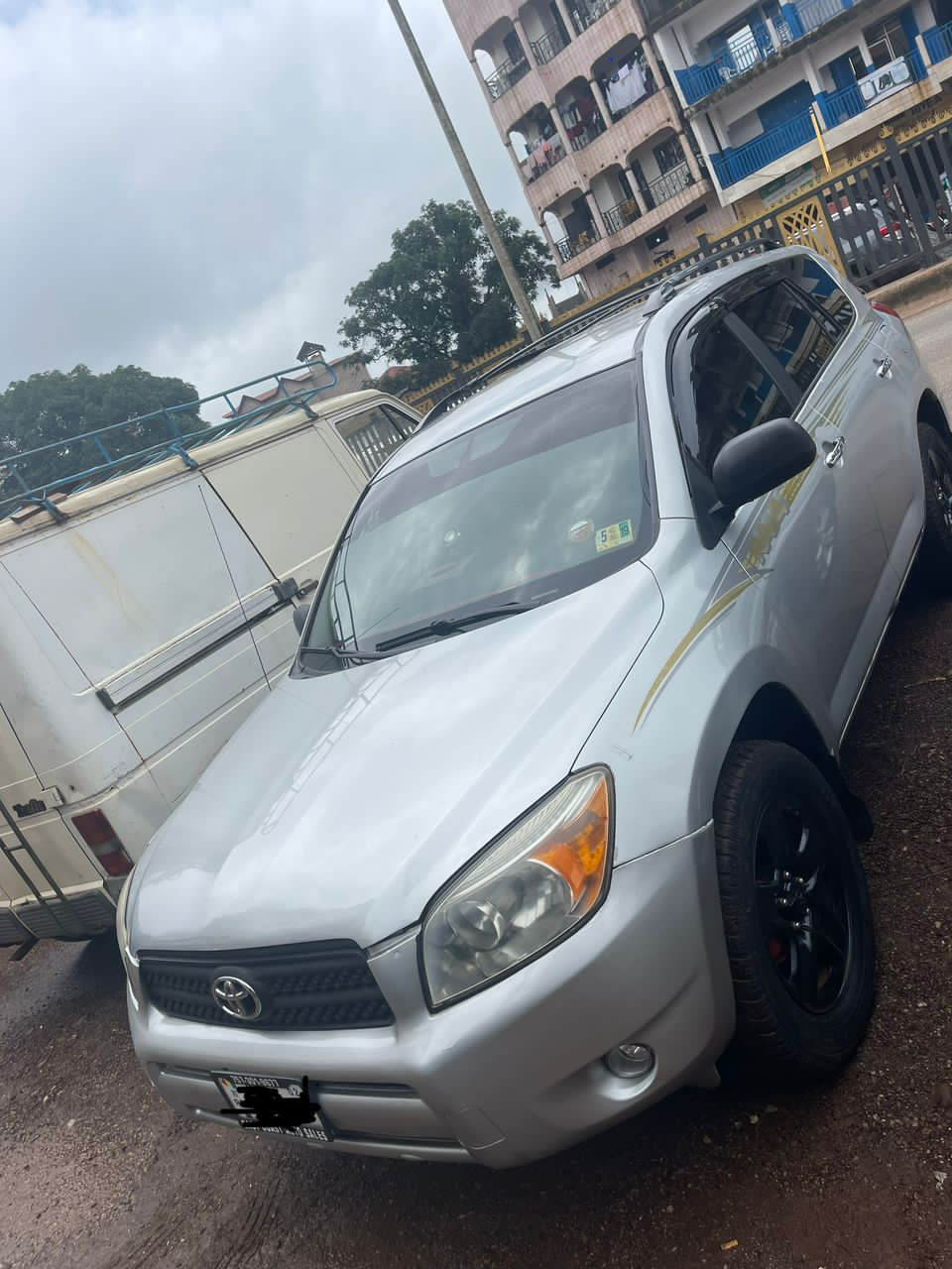 Toyota RAV4, Voitures, Conakry