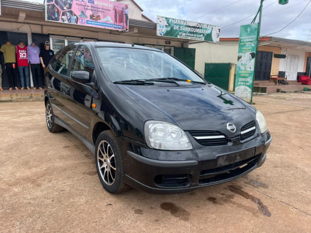 Nissan Almera Tino, Voitures, Conakry
