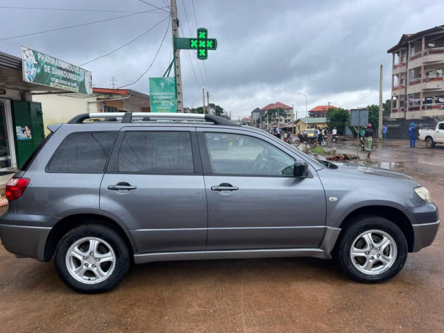 Mitsubishi Outlander, Voitures, Conakry