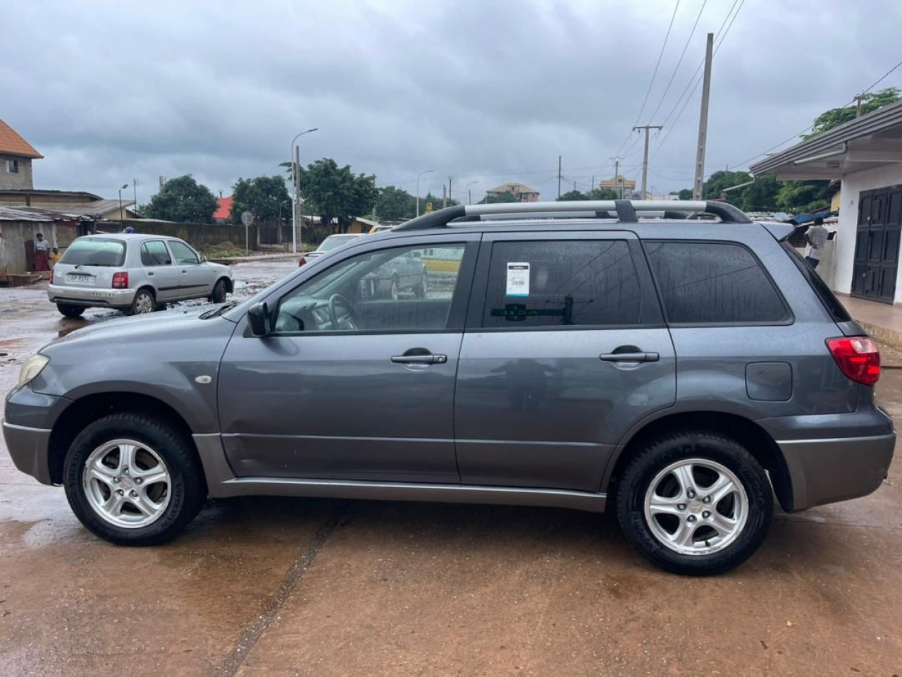 Mitsubishi Outlander, Voitures, Conakry