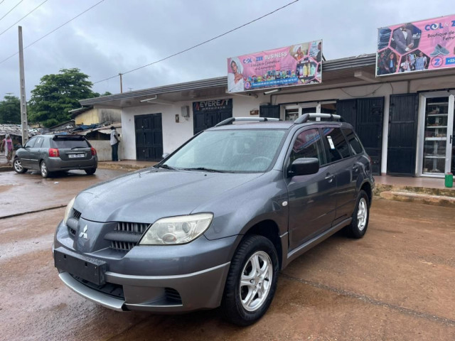 Mitsubishi Outlander, Voitures, Conakry
