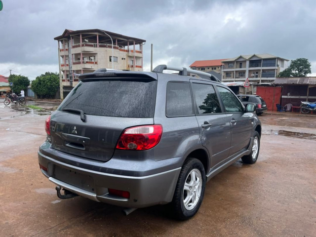 Mitsubishi Outlander, Voitures, Conakry