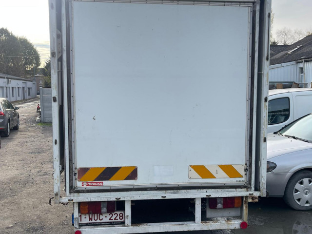 Nissan Atlas, Camions - Autobus, Conakry