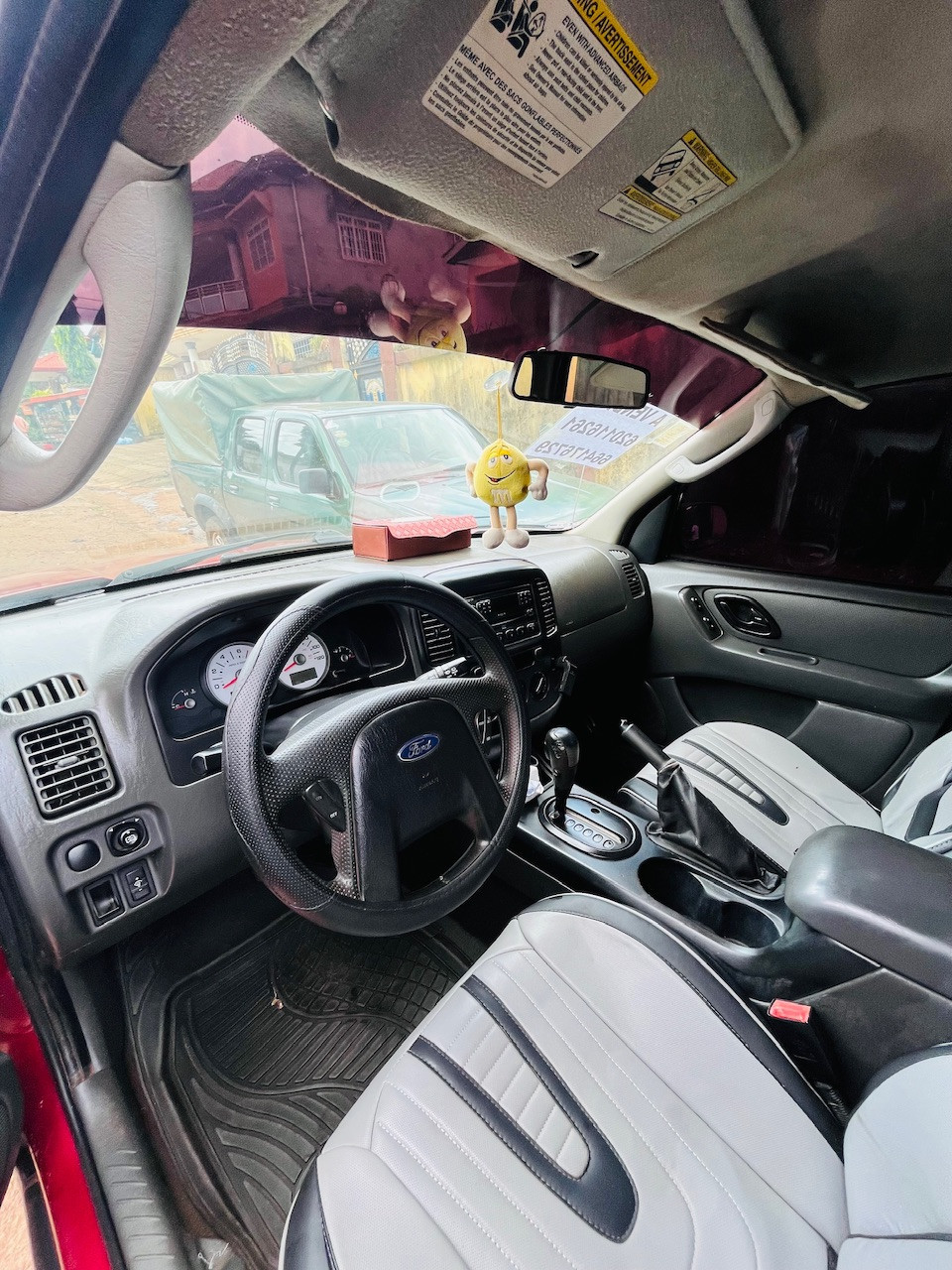 Ford Escape, Voitures, Conakry