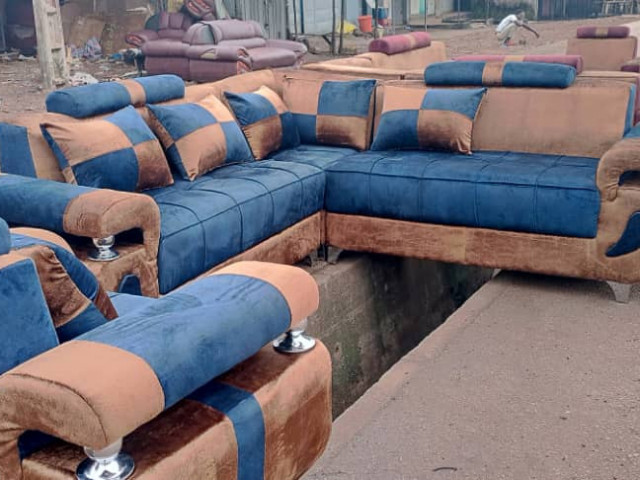 Différents Fauteuils, Lits - Fauteuils, Conakry
