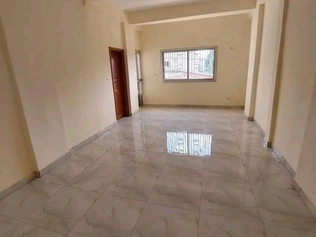 Bureau à Kaporo, Locaux Commerciaux, Conakry