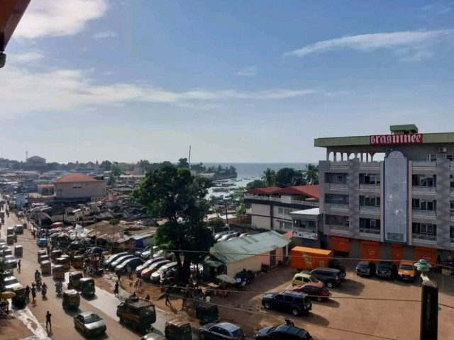 Bureau à Kaporo, Locaux Commerciaux, Conakry