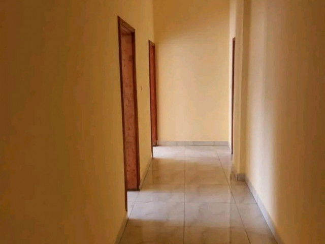 Bureau à Kaporo, Locaux Commerciaux, Conakry
