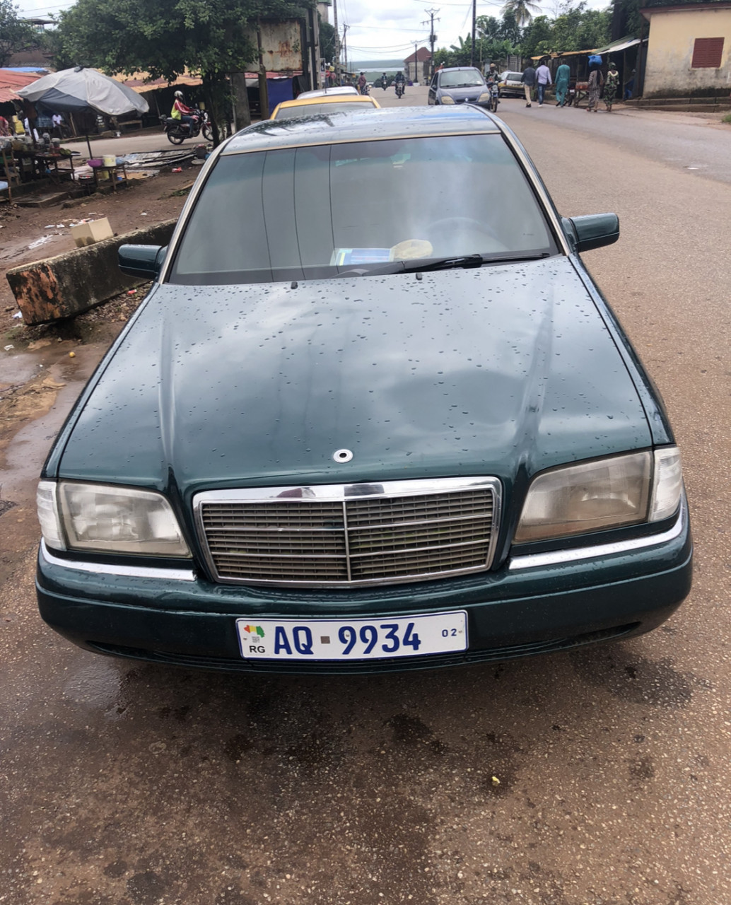 Mercedes-Benz Classe C, Voitures, Conakry