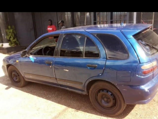 Nissan Almera, Voitures, Conakry