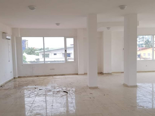Local ร Dixinn, Locaux Commerciaux, Conakry