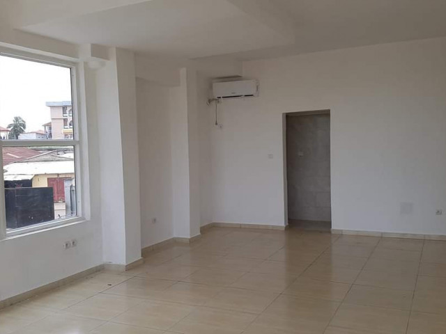 Local ร Dixinn, Locaux Commerciaux, Conakry