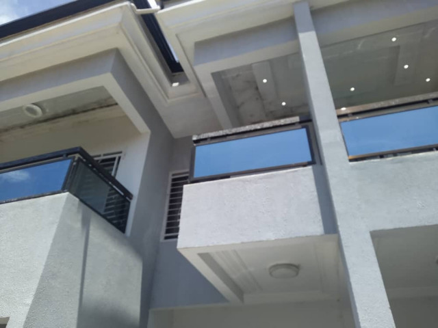 Bâtiment à Lambanyi, Maisons, Conakry