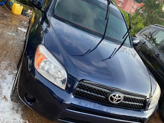 Toyota RAV4, Voitures, Conakry
