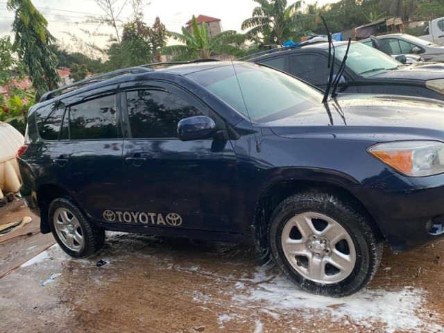 Toyota RAV4, Voitures, Conakry