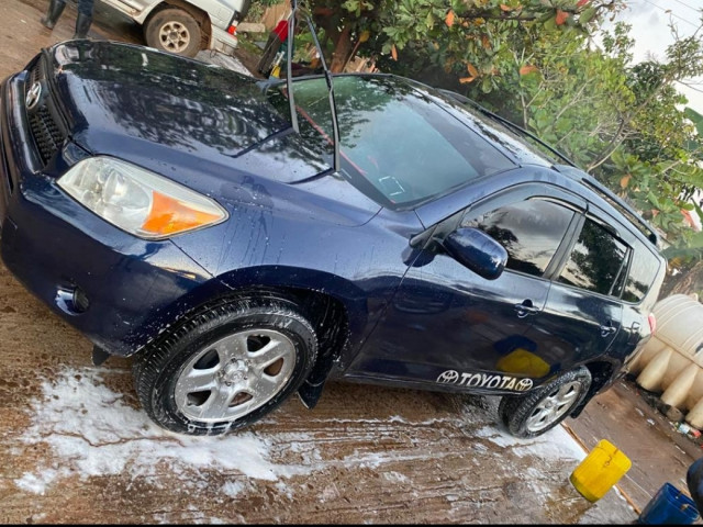 Toyota RAV4, Voitures, Conakry