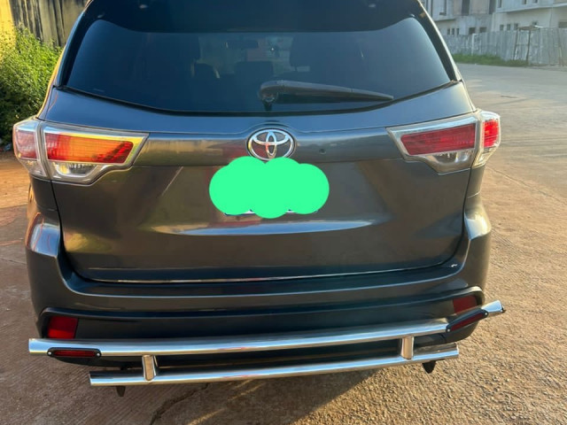 Toyota Highlander, Voitures, Conakry