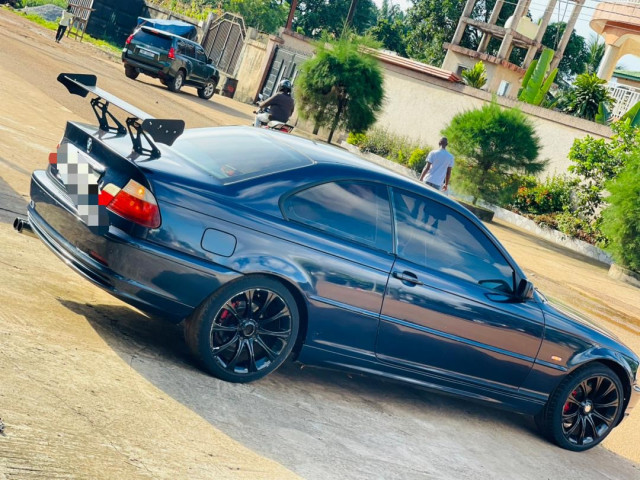 BMW Serie 3, Voitures, Conakry