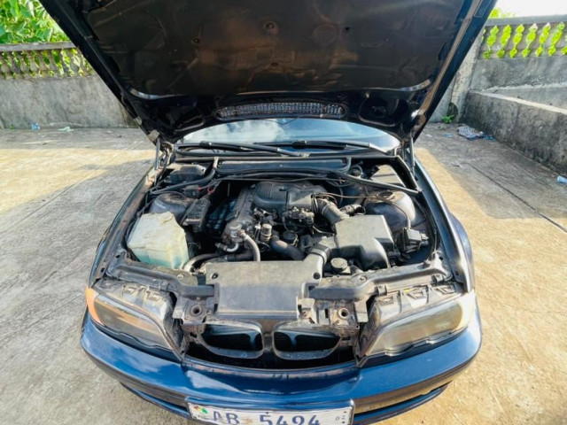 BMW Serie 3, Voitures, Conakry