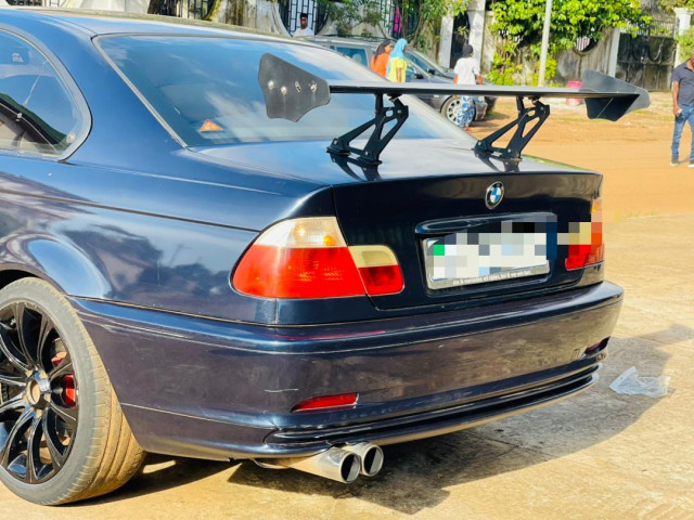 BMW Serie 3, Voitures, Conakry