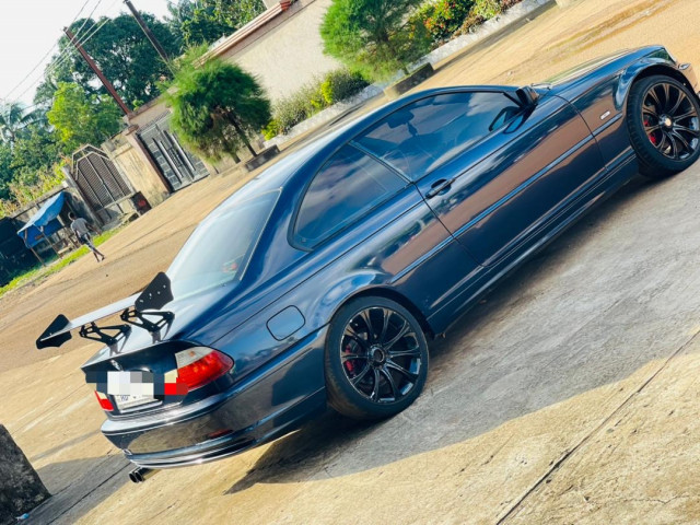 BMW Serie 3, Voitures, Conakry