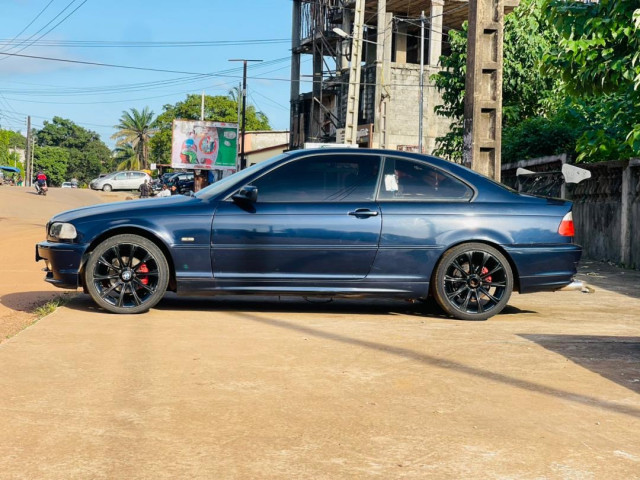 BMW Serie 3, Voitures, Conakry