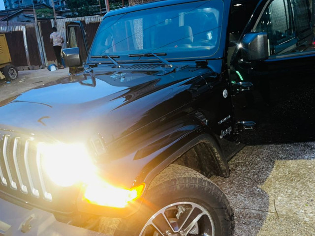 Jeep Wrangler, Voitures, Conakry
