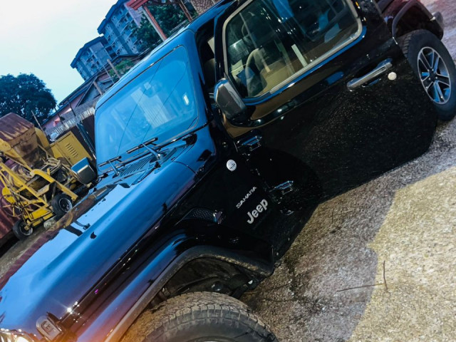 Jeep Wrangler, Voitures, Conakry
