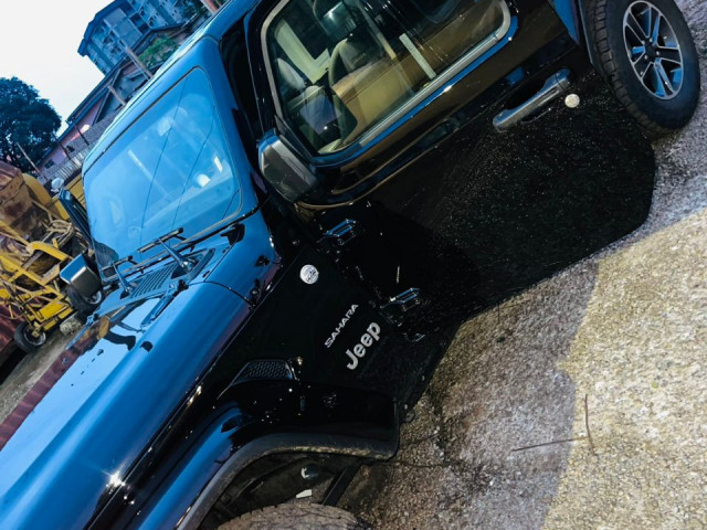 Jeep Wrangler, Voitures, Conakry
