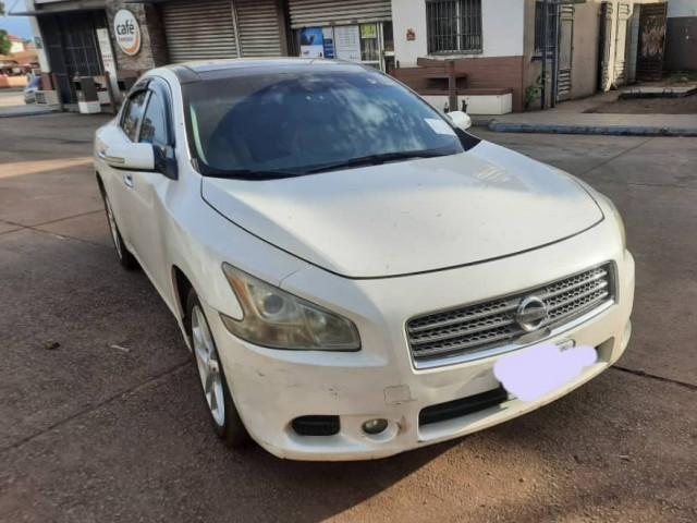 Nissan Maxima, Voitures, Conakry